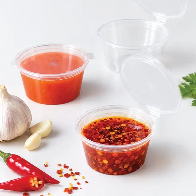 Sauce cup 35 ml with chilli sauce and garlic